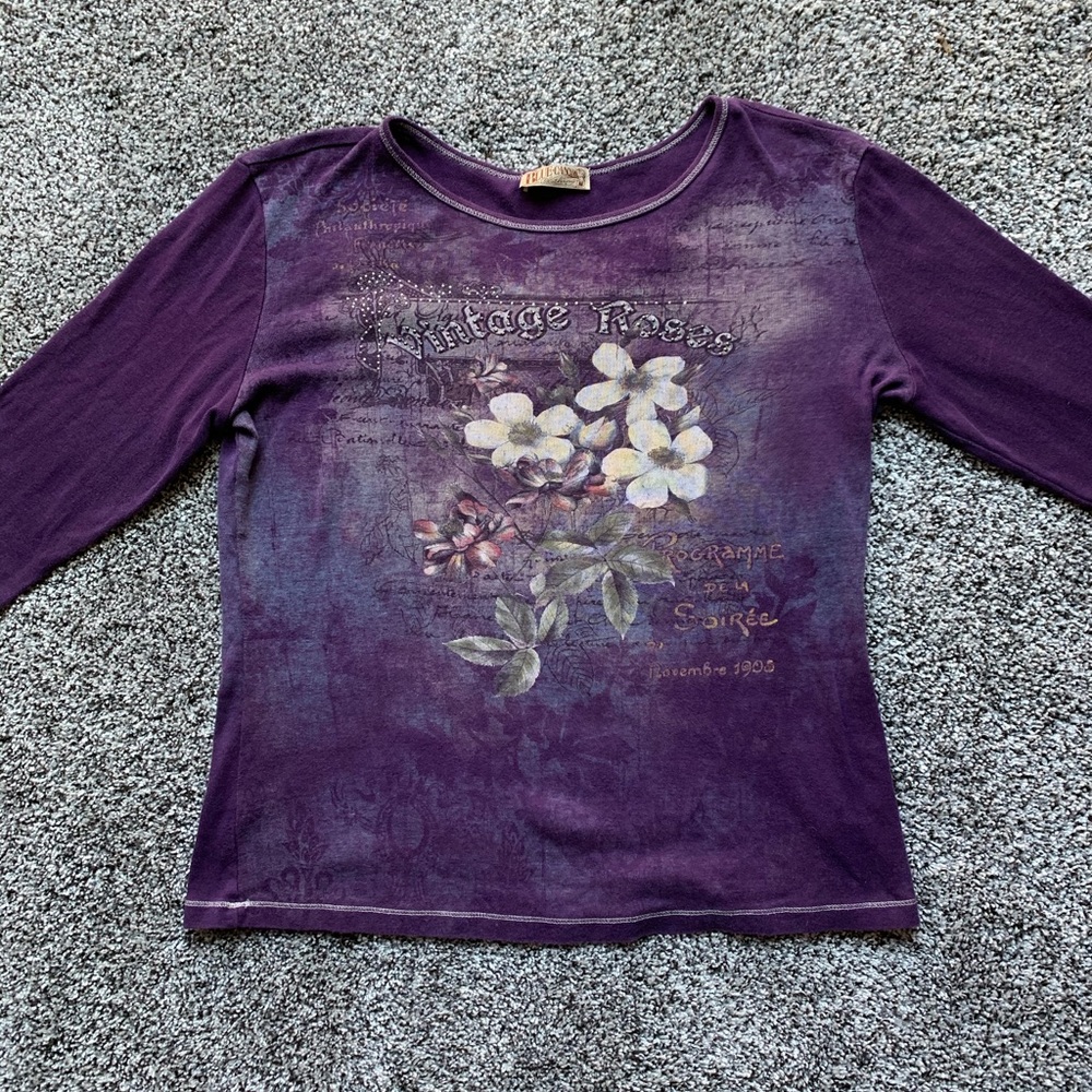 Vintage Roses Top🥀 - Picture 2 of 4